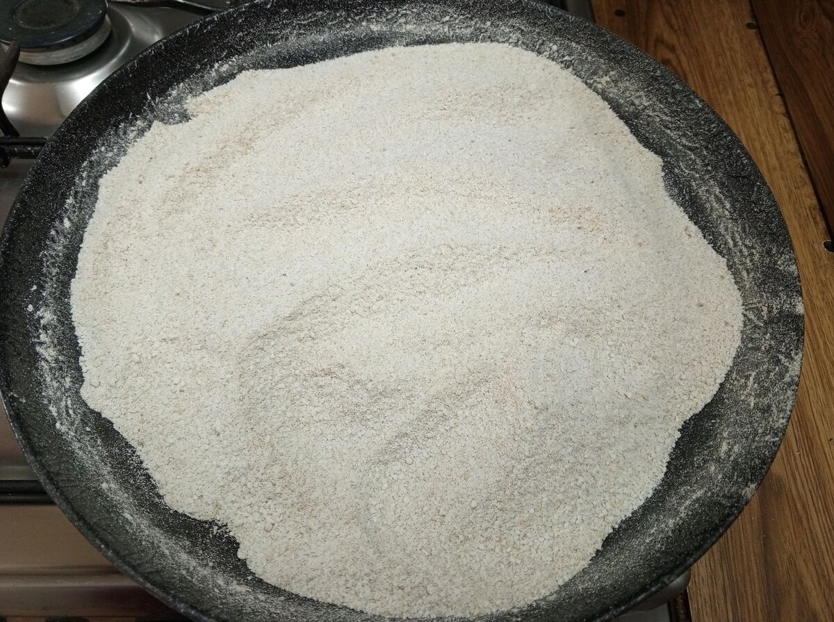 Соль с ржаной мукой перед прокаливанием