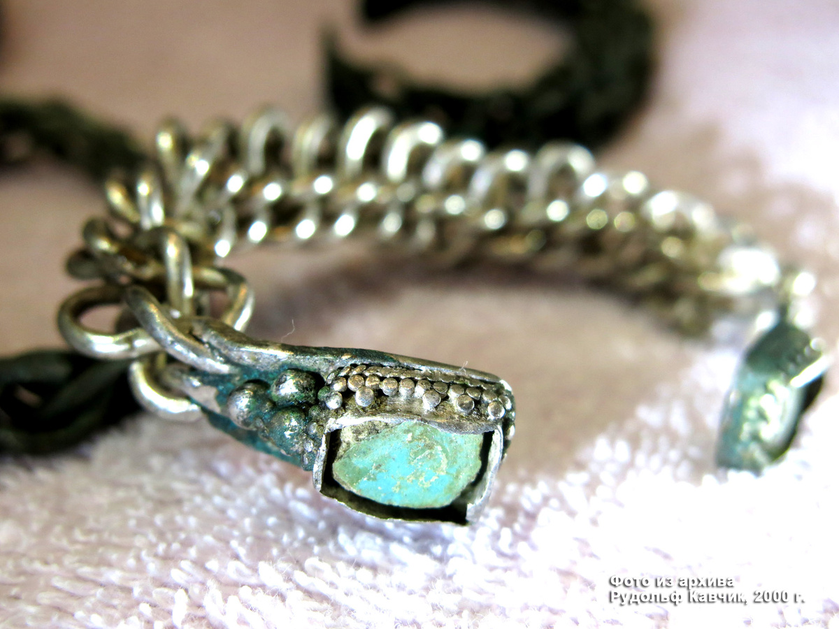 Древнее украшение. Серебро. Фото автора.  