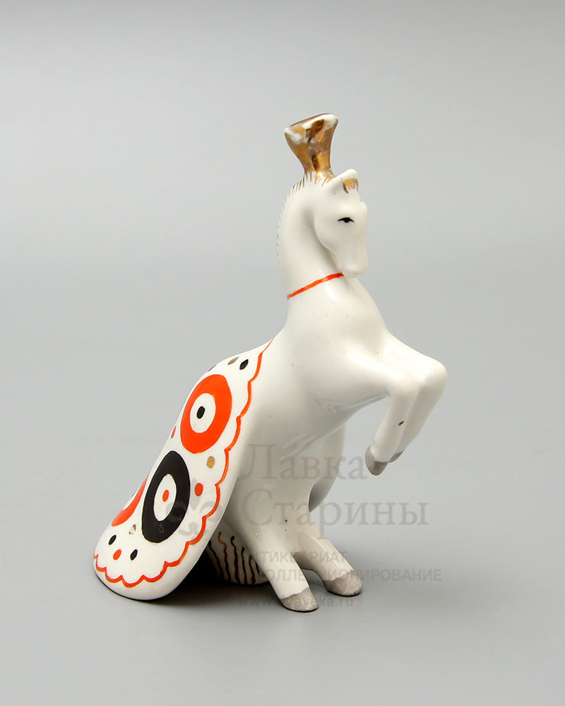 Фарфоровая статуэтка «Цирковая лошадка», скульптор Андрианова Т. В., Вербилки,1950-60 гг. Фото с нашего сайта dvaveka.ru