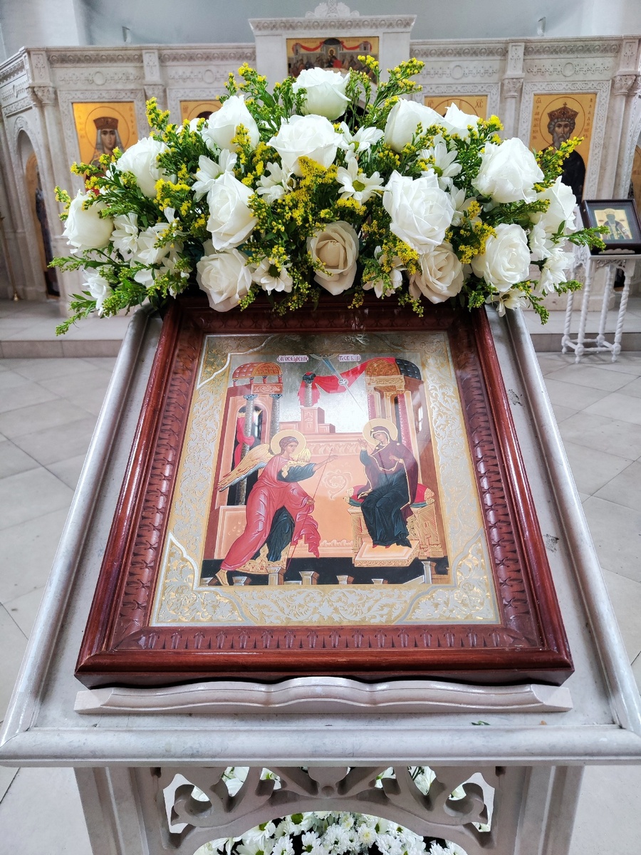 Икона "Благовещение Пресвятой Богородицы" в храме св. равноапостолького княза Владимира в Новогиреево