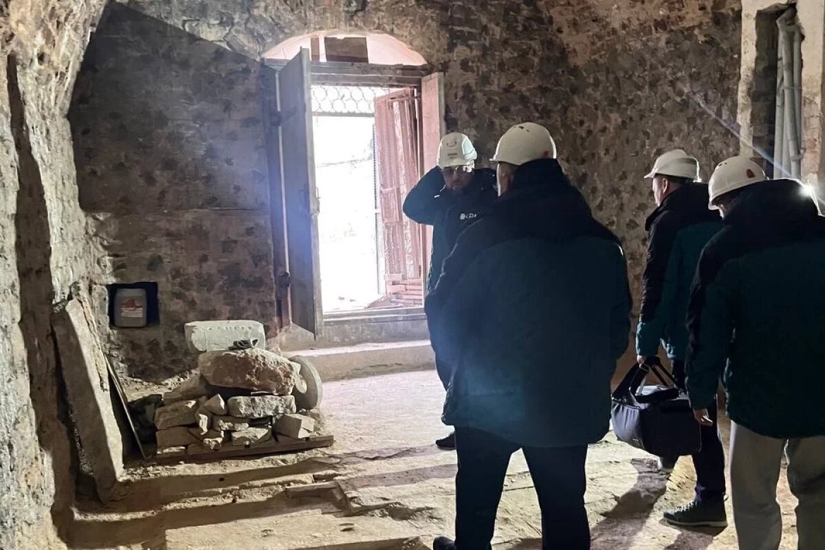    Благовещенскую церковь продолжают реставрировать в Печорах