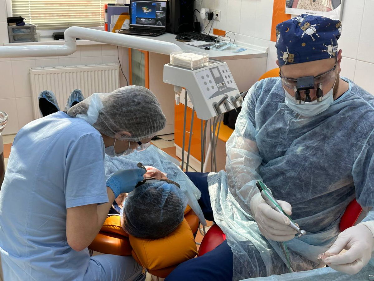 Имплантация в клинике Оранждент Про