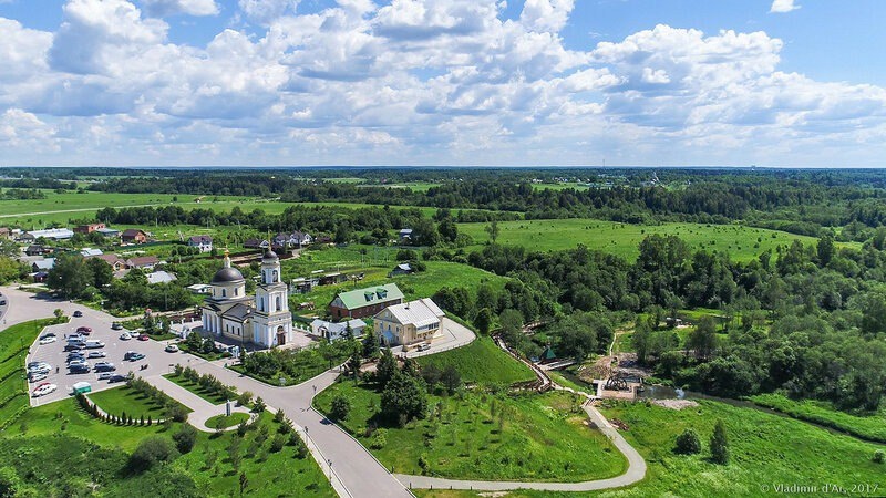 Здесь даже воздух пахнет историей