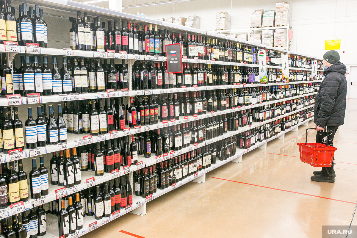 С 1 марта в Вологде купить алкоголь в будни можно только с 12 до 14 часов (архивное фото). Фото: Денис Моргунов © URA.RU