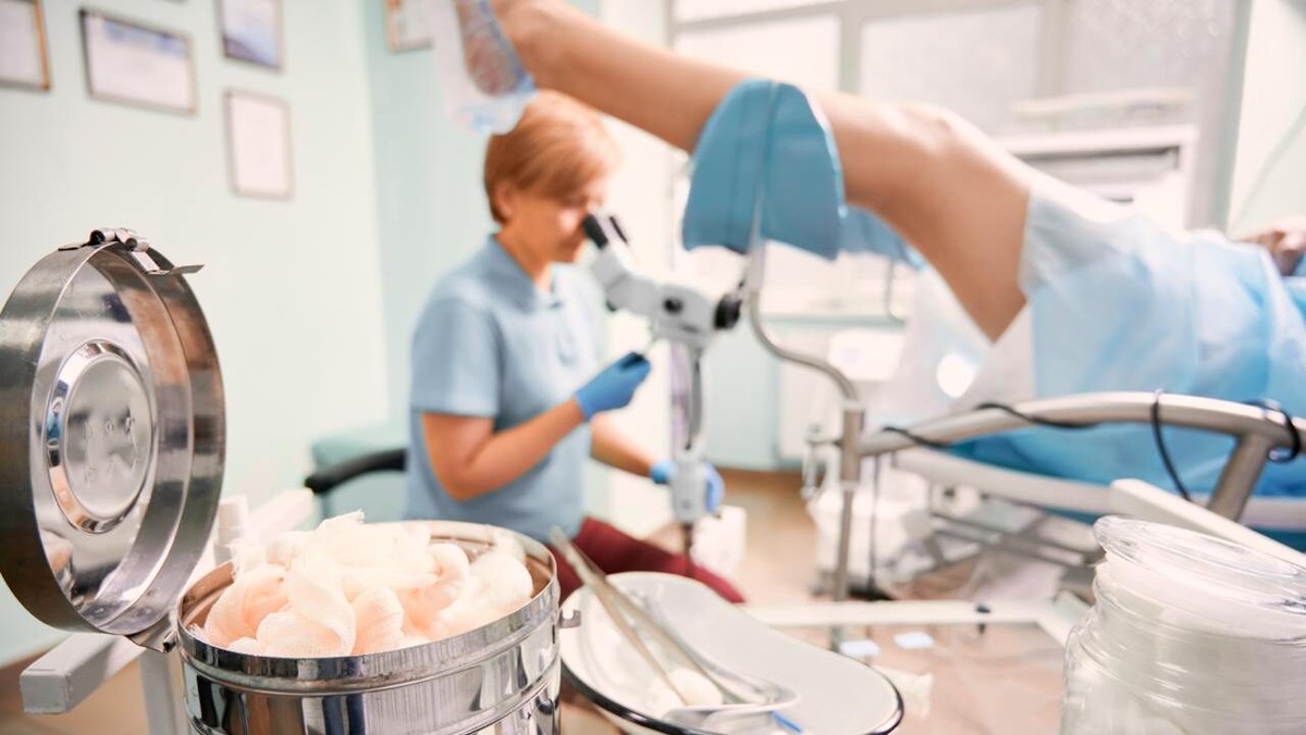    Женщине может быть неприятно или больно от инъекций. Фото: Freepik