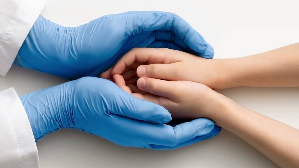    За два месяца этого года против кори в Казахстане привили почти 100 тыс. детей Фото: shutterstock, бильд-редактор: Милош Муратовский