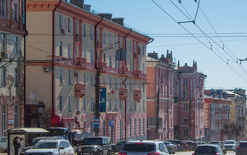    «Лютый свинарник» в «Ростиксе», ремонт велодрома, грязь на улицах и субботники: что обсуждают ижевчане в соцсетях 7 апреля