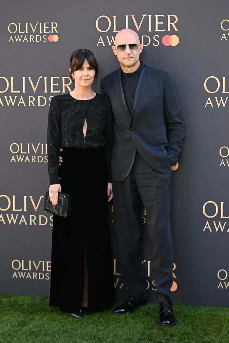 Марк Стронг и Лиза Маршалл📷
