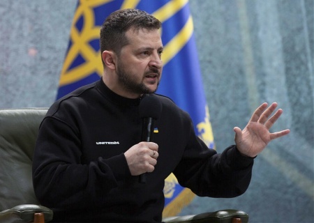    Выборы на Украине. Зеленский для сохранения власти мобилизует административный аппарат