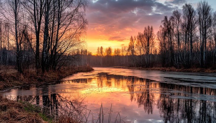 Чтобы попросить архангела Гавриила исполнить желание, нужно встать пораньше и обязательно надеть крестик. Фото: shedevrum.ai