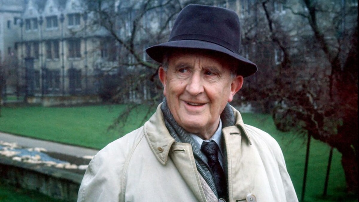 Толкин писал и переписывал свои сказочные истории