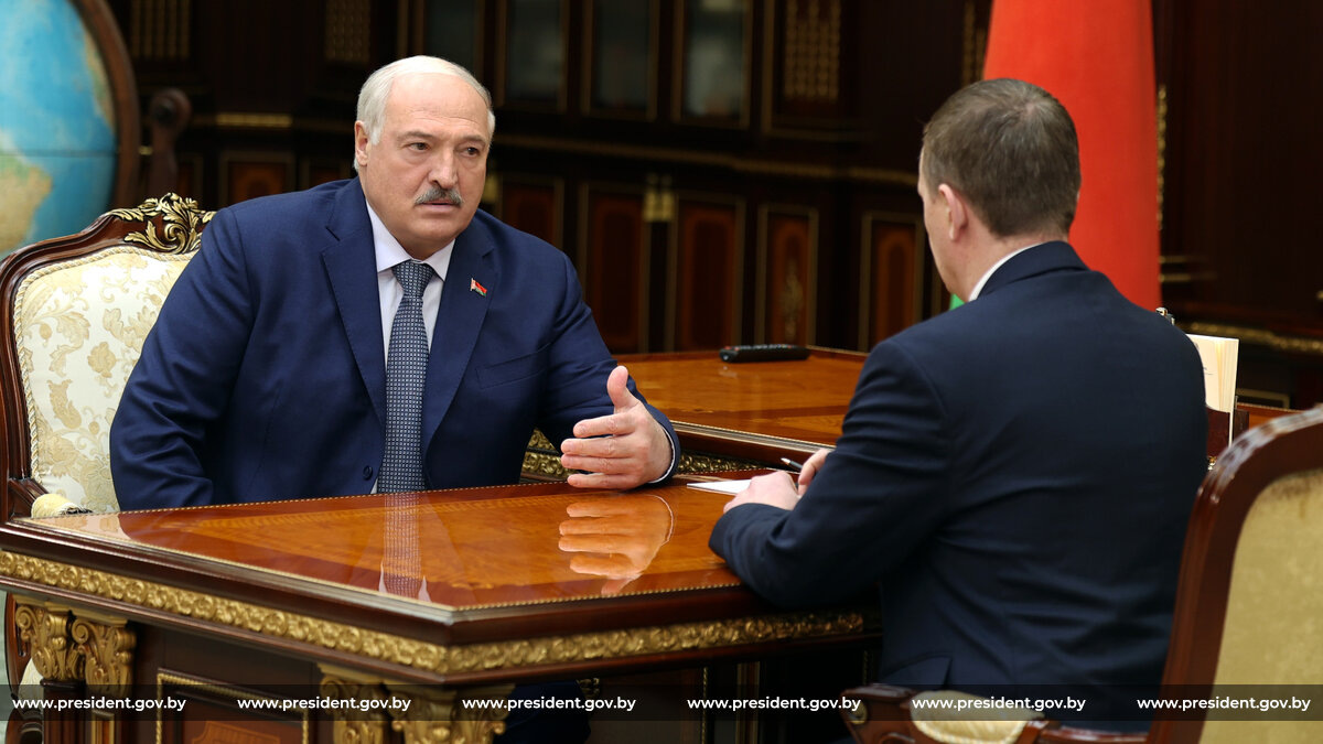 На встрече Президента Беларуси Александра Лукашенко с Премьер-министром Александром Турчиным Фото: president.gov.by