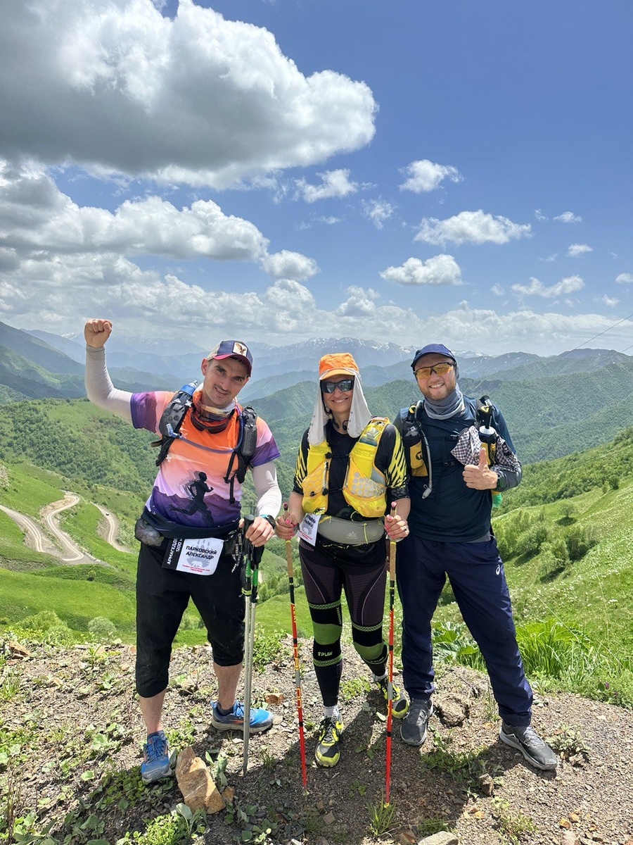 Фото с перевала Саня, Марина и Я