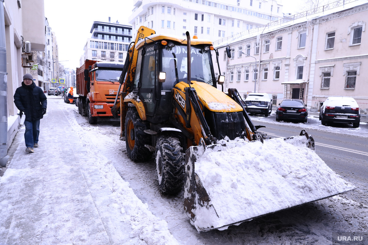 Высота сугробов в столице составит 15 см (архивное фото). Фото: Роман Наумов © URA.RU