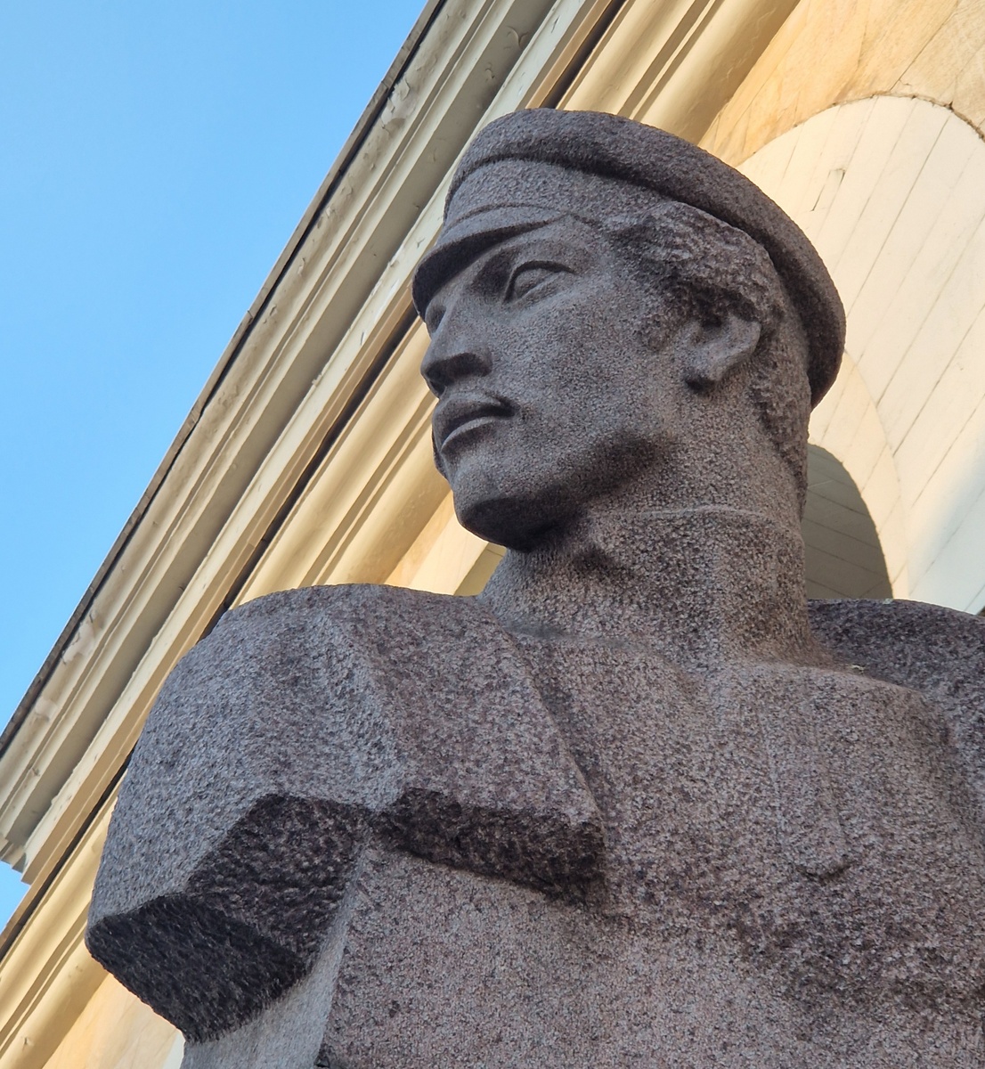  Бюст Добрынина 1967 года, скульптор Георгий Распопов