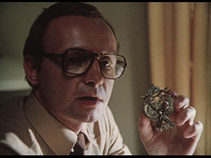 «Гонки по вертикали». Капитан Станислав Тихонов
(А.Мягков) с крестом ордена
Святого Андрея Первозванного