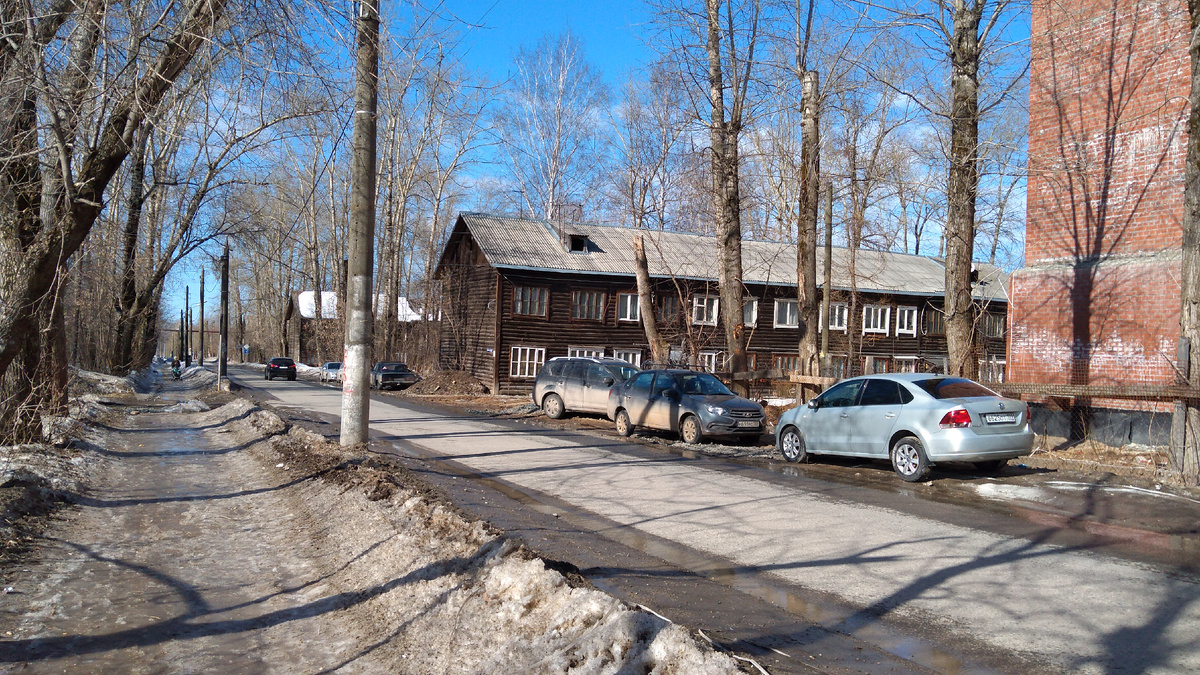 Тут хотя бы еще дорога неплоха.