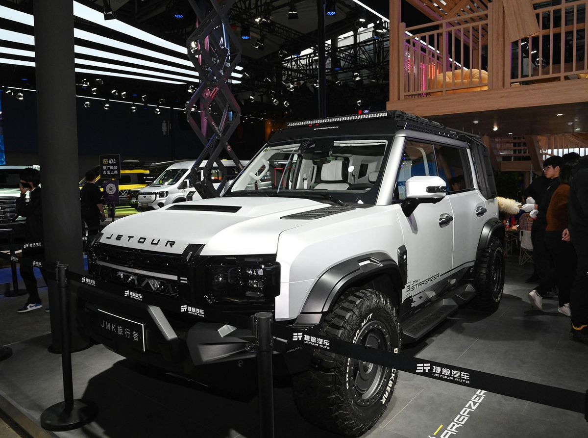 Jetour T2  Silver Dragon Wing