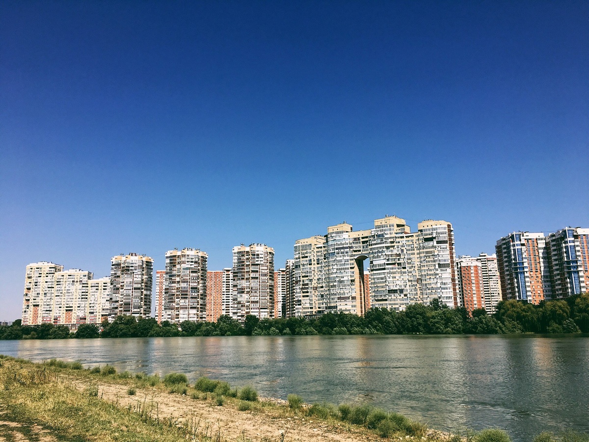 МКР Юбилейный в Краснодаре. Авторство: Victor Morozov. Собственная работа, CC BY-SA 4.0, https://commons.wikimedia.org/w/index.php?curid=104441249