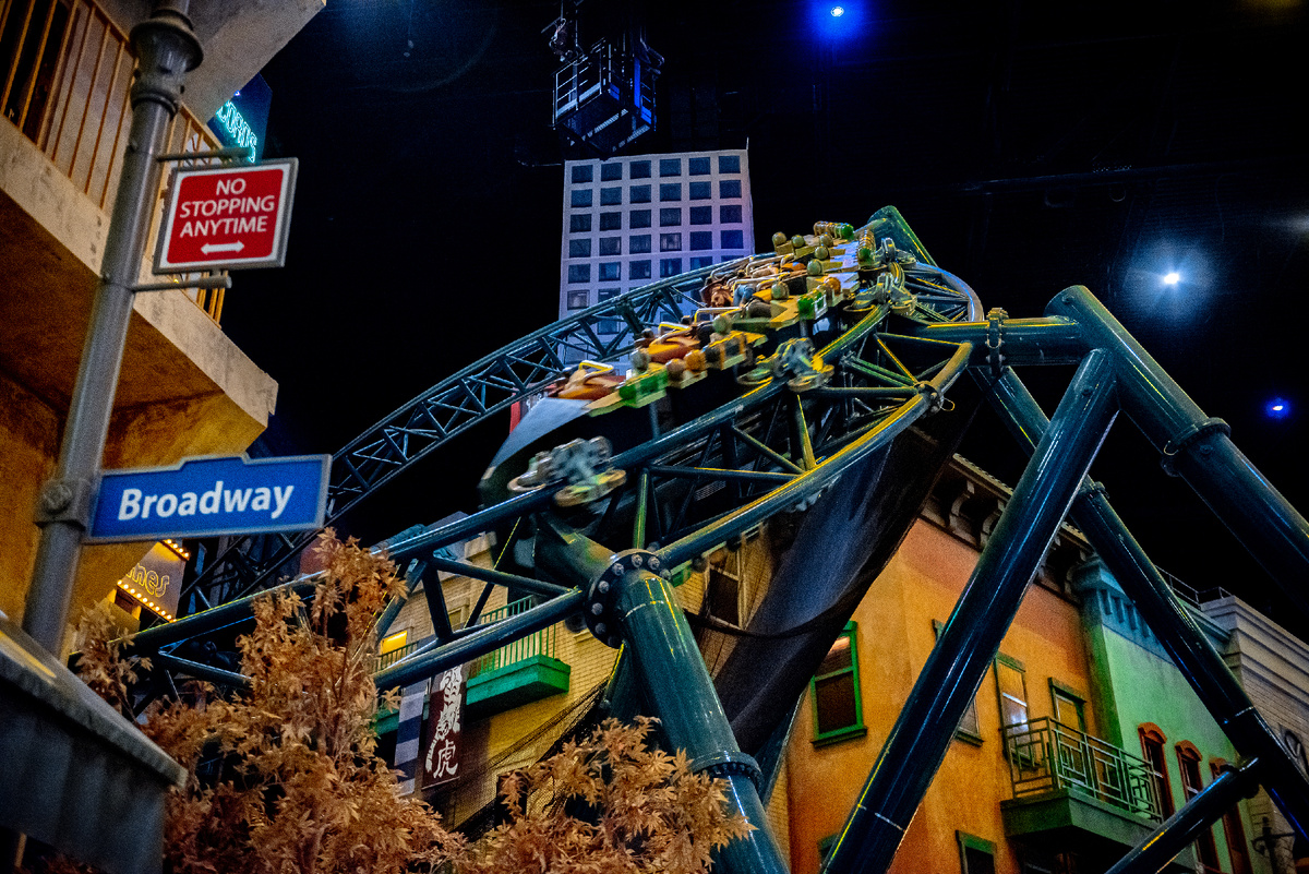 Аттракцион «Полёт в тоннеле». Сумасшедший полёт на скоростном поезде по подземным линиям Нью-Йорка.