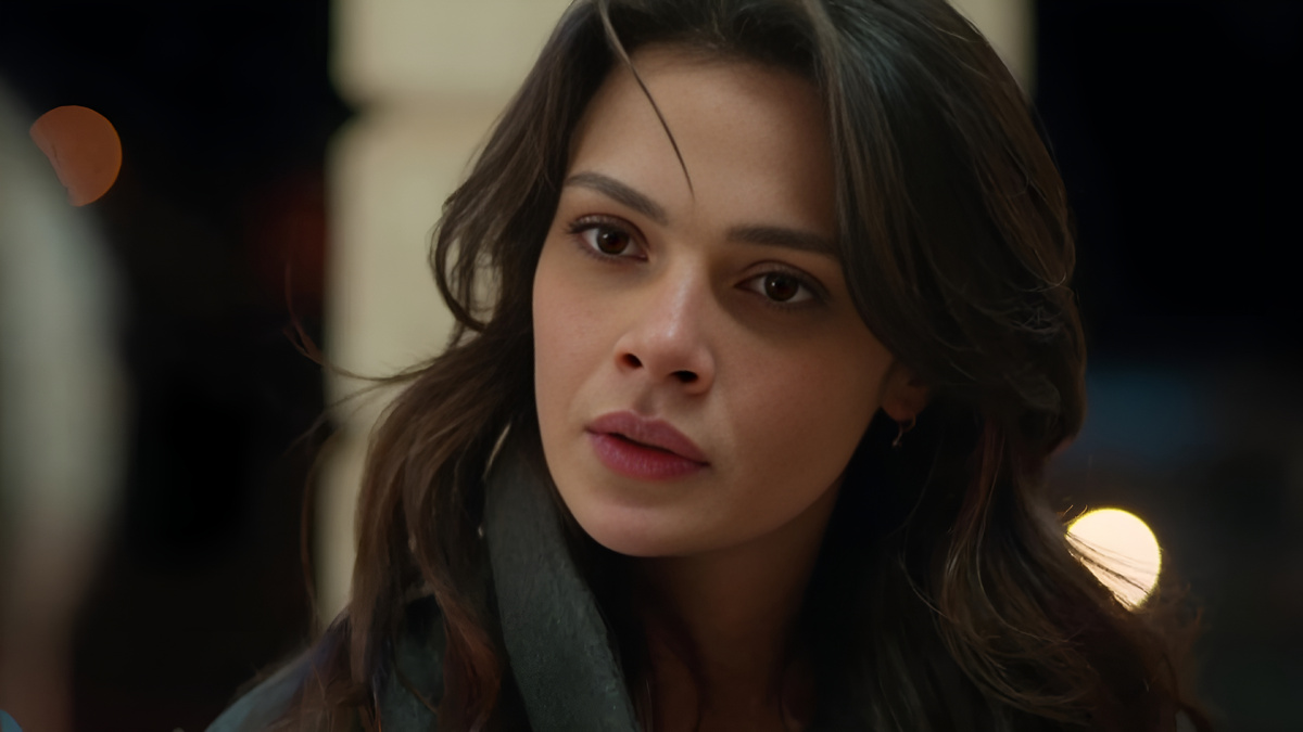 кадр из сериала “Далекий город”