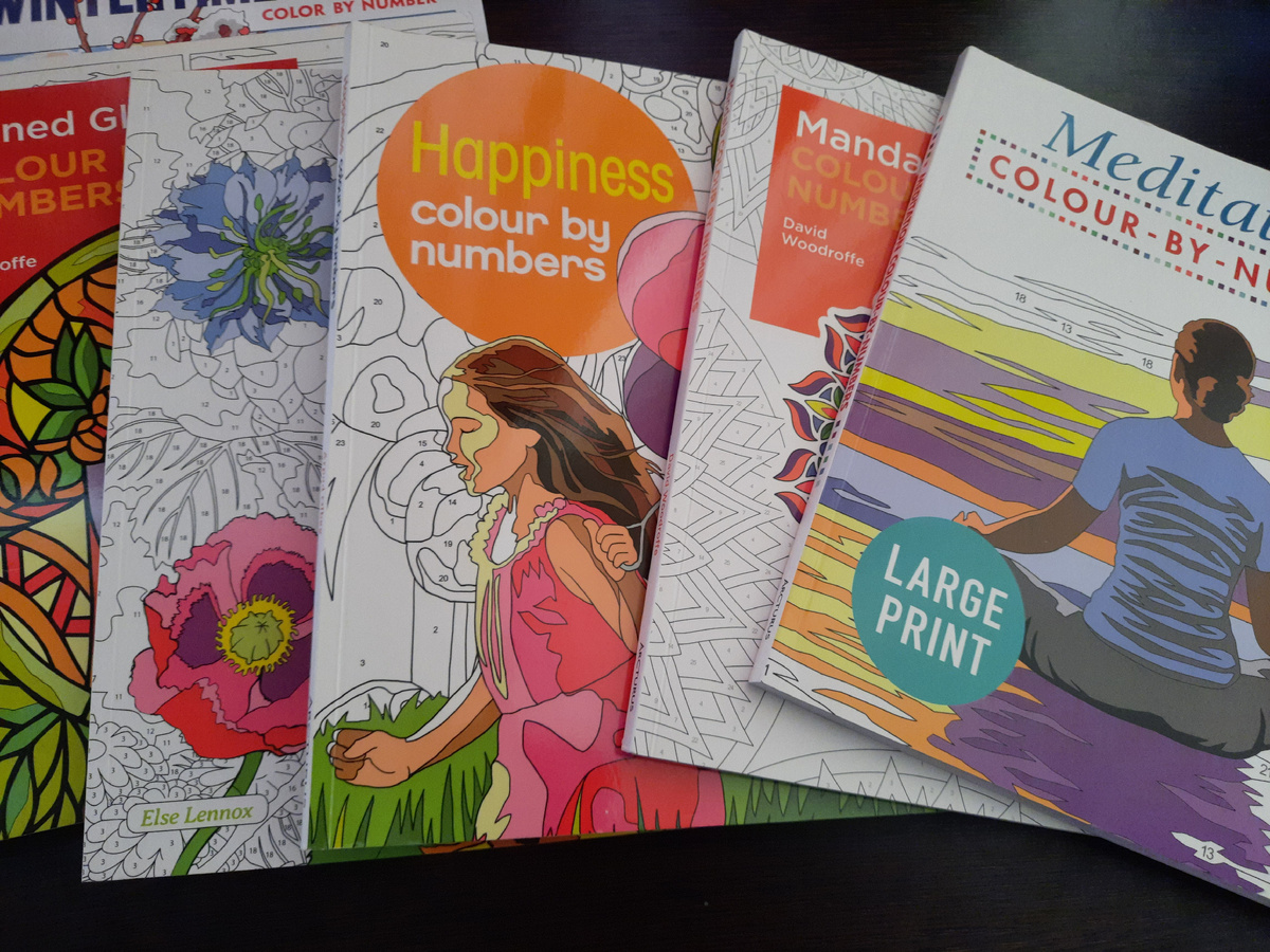 В видео не вошли работы вот из этих раскрасок