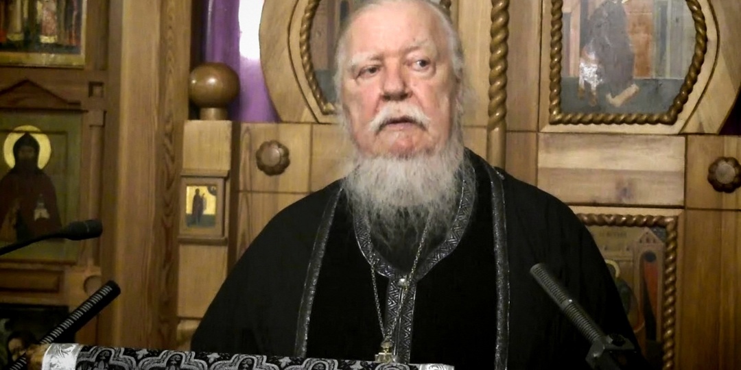 Господь заповедал нам любить ближнего, а мы как ведём себя в храме? Объясняет священник