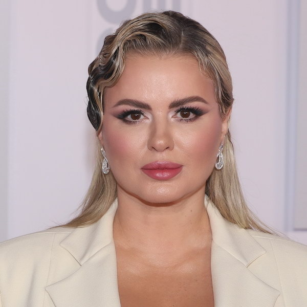     Анна Семенович объяснила, за что получила награду от Владимира Путина