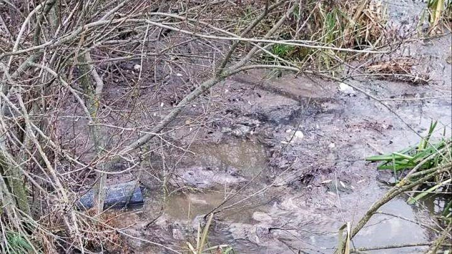 В микрорайоне «Молодежный» реки из стоков — уже обыденность. Несмотря на ремонты и отчеты, стоки продолжают течь