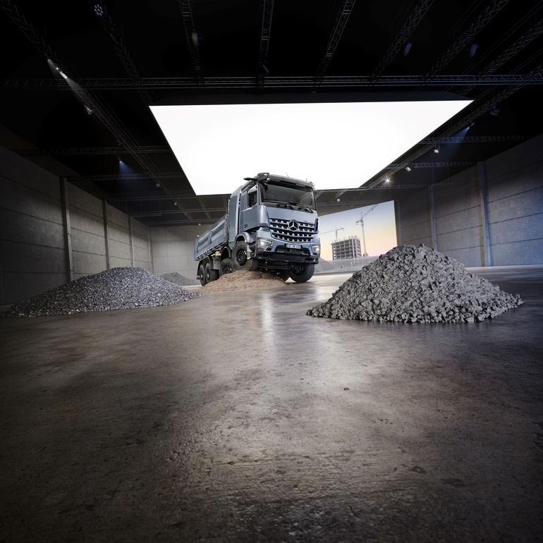 Mercedes Arocs отныне доступен в электрическом исполнении.