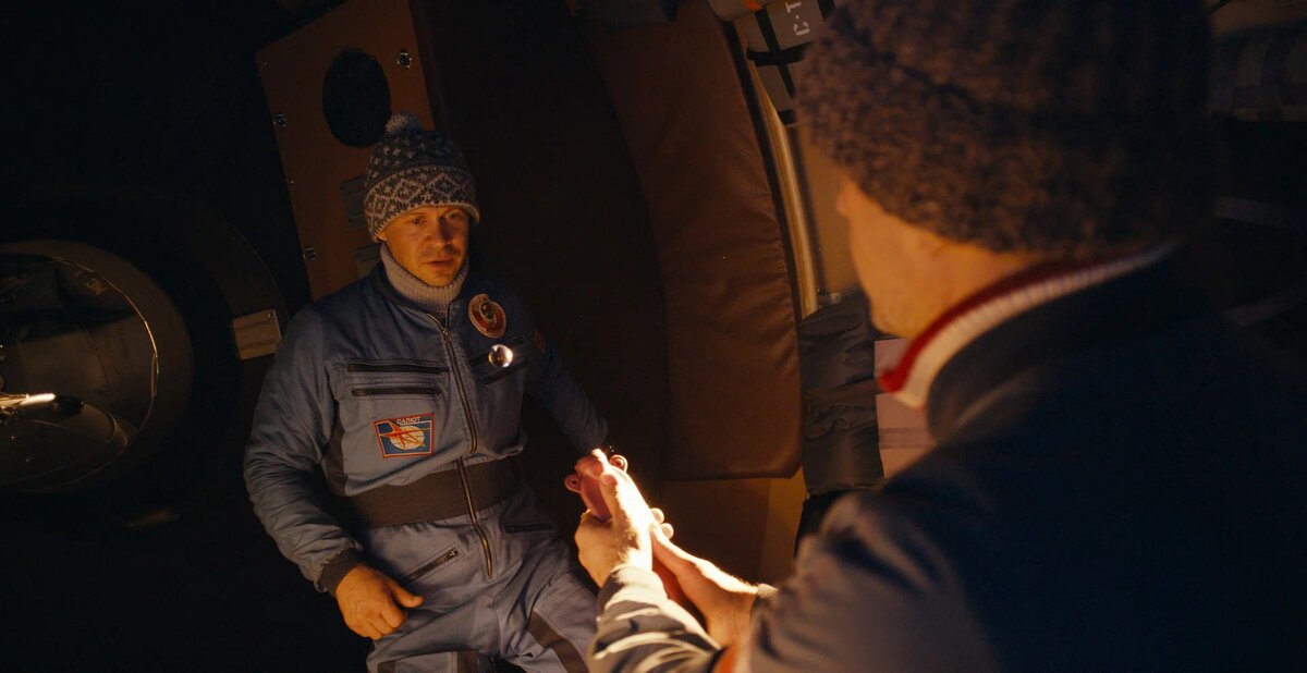 кадры из фильма «Салют-7»