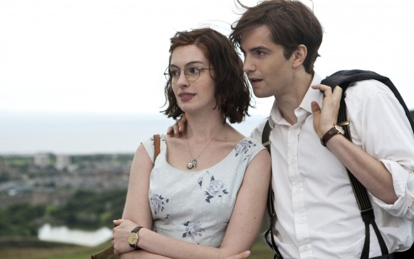  Чувства героини Энн Хэтэуэй, казалось, лишены взаимности. Фото: kinopoisk.ru