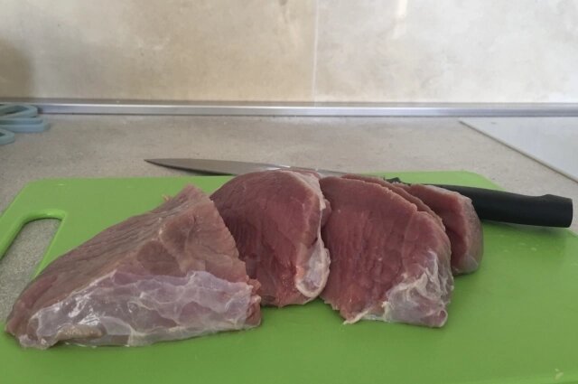    При покупке мяса важно выбирать куски с низким содержанием жира. Фото:  АиФ/ Ирина МАЛИНА