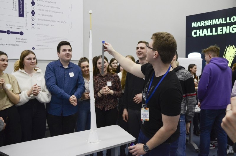 Автор программы для 2000 молодых технологических предпринимателей