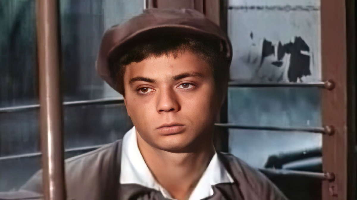 Андрей Леонов
