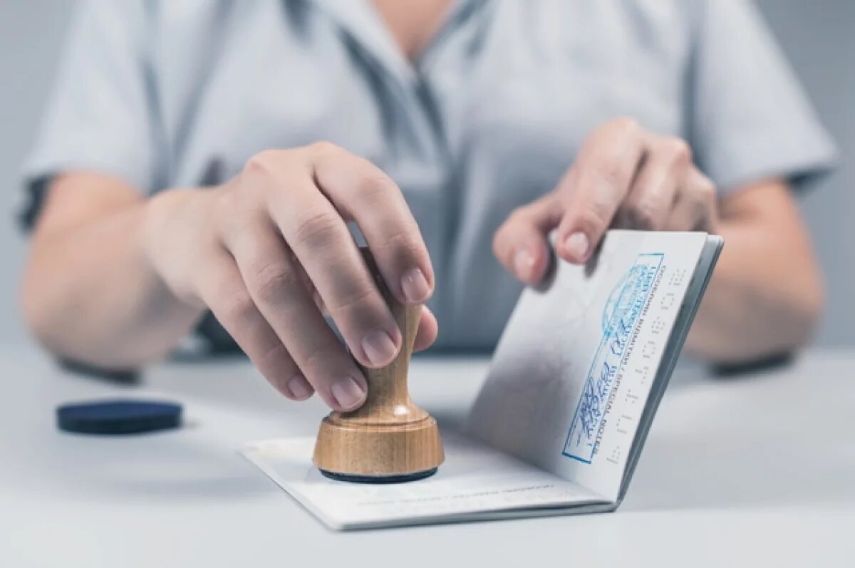    Мошенники в Польше обманывают украинцев с продлением действия паспортов