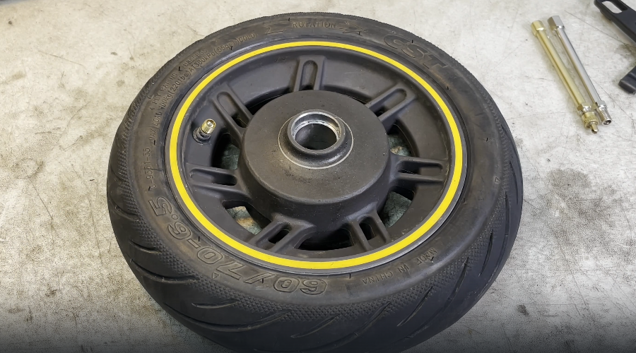 Фото 1. Переднее колесо от электросамоката Ninebot max