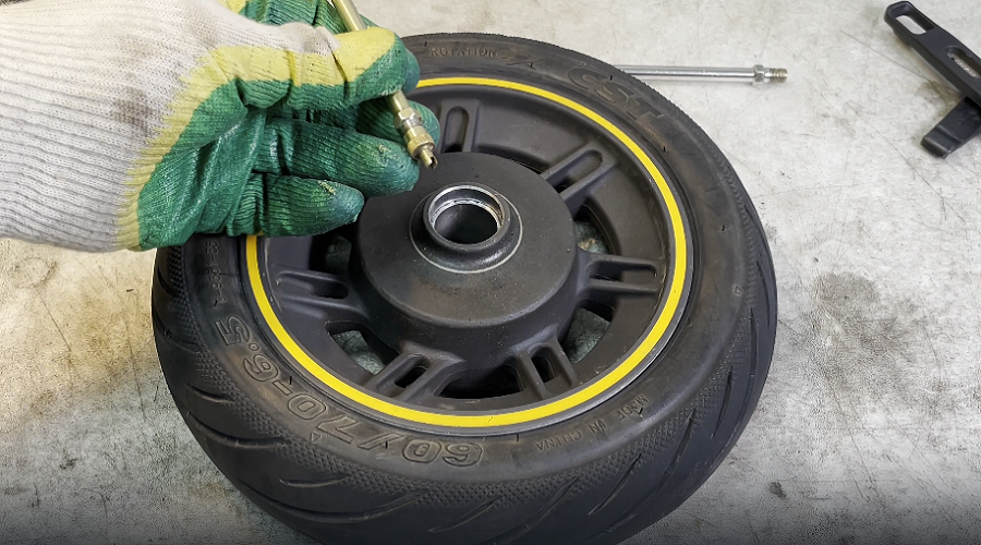 Фото 4. Разрезная гайка для выкручивания нипеля