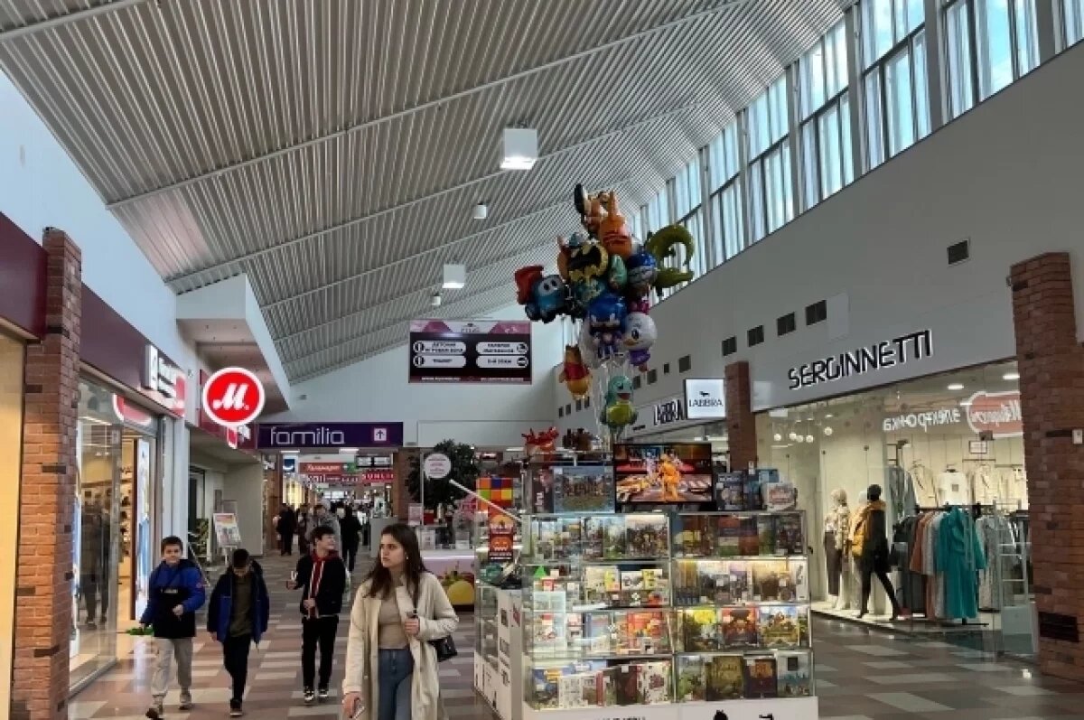    В торговом центре «Рубин» в Твери работают сотрудники МЧС