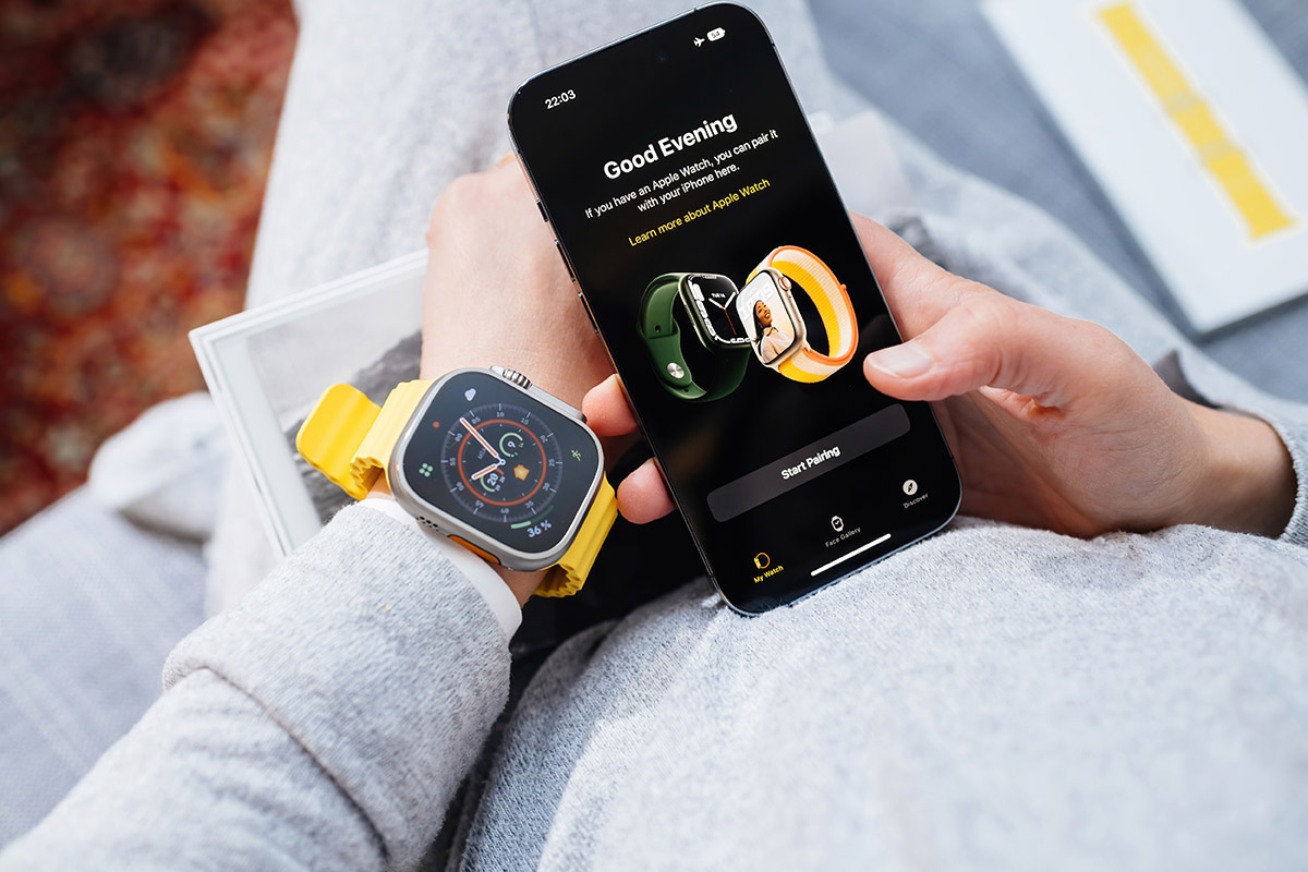 Сразу оговоримся: на Android вы не сможете подключить Apple Watch. Они несовместимы. Источник: Shutterstock📷
