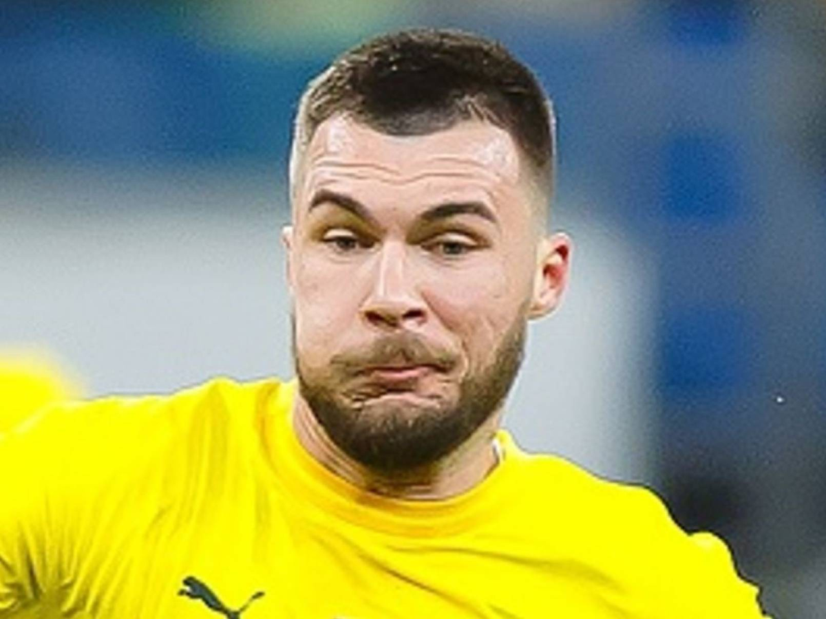 Нападающий "Ростова" Николай Комличенко. 