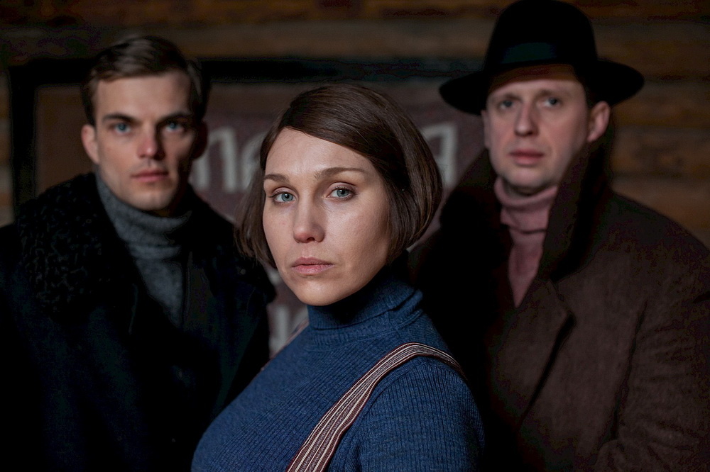 Кадр из фильма «Ангелы революции» (2014)