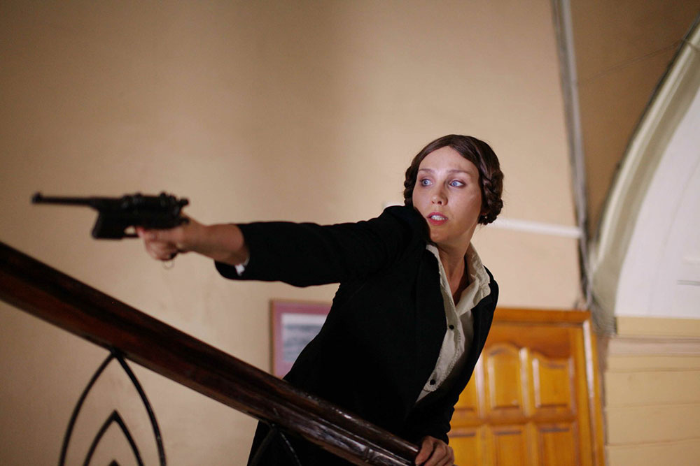 Кадр из фильма «Ангелы революции» (2014)