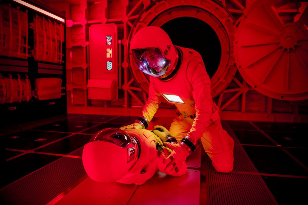 Кадр из фильма «Поколение Вояджер» (2021)