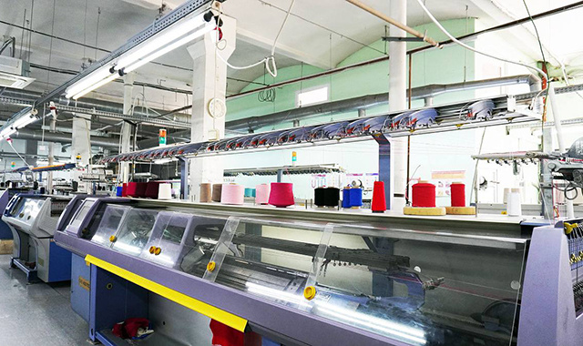 В Твери фабрика выпускает 200 тысяч головных уборов в год. Будет больше