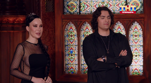 Олег в предвкушении поцелуя