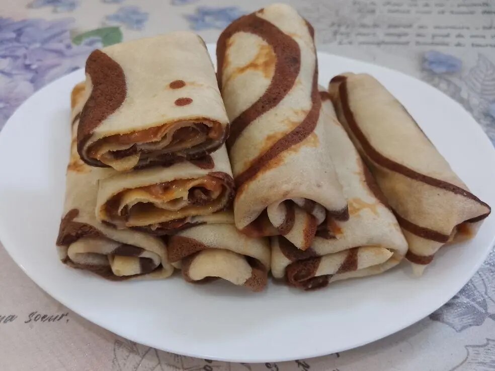 Нежные блинчики с начинкой из вареного сущенного молока