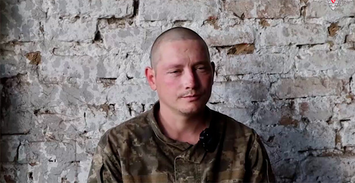 Пленный вэсэушник рассказал, что в русских домах они воровали даже еду из погребов.// Скриншот видео из ТГ-канала Минобороны России