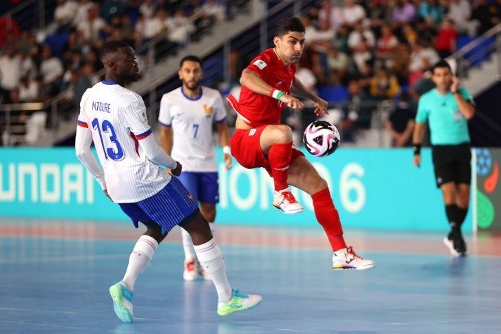 Мини-футбол — динамичная игра, в которой важна каждая секунда