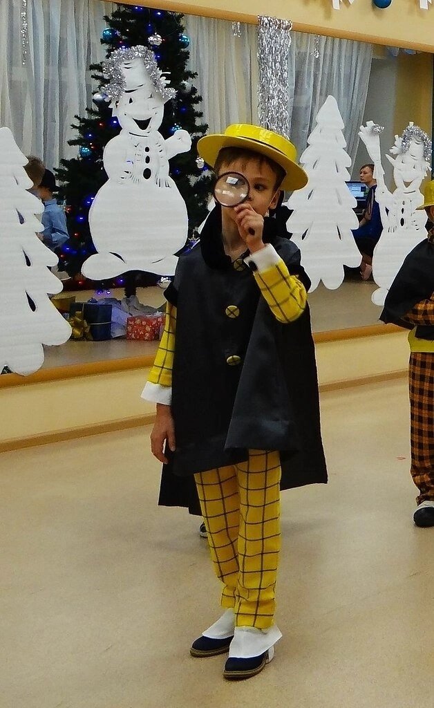 Сыщика из "Бременских музыкантов" спрашивают раз в год. И теперь он у меня есть. Я бы и от взрослого не отказалась. 